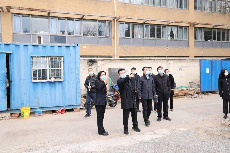 海淀区副区长岳立一行到首都师大附中调研指导